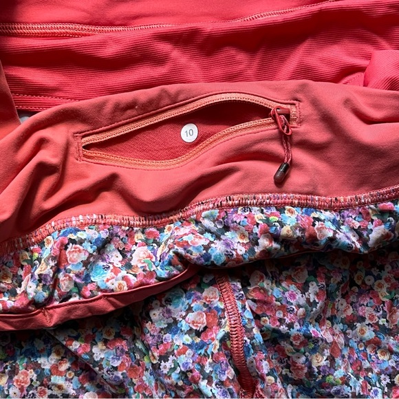 Lululemon Run: Speed Short *4-way Stretch Prism Petal Multi Atomic Red sz 10 - Picture 12 of 12